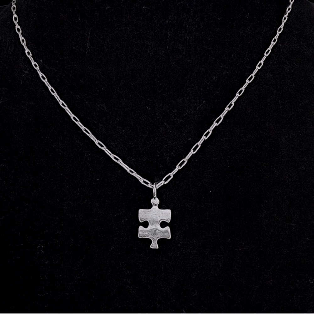 Melinda Maria 14k White Gold Plated Puzzle Piece Necklace 28$
